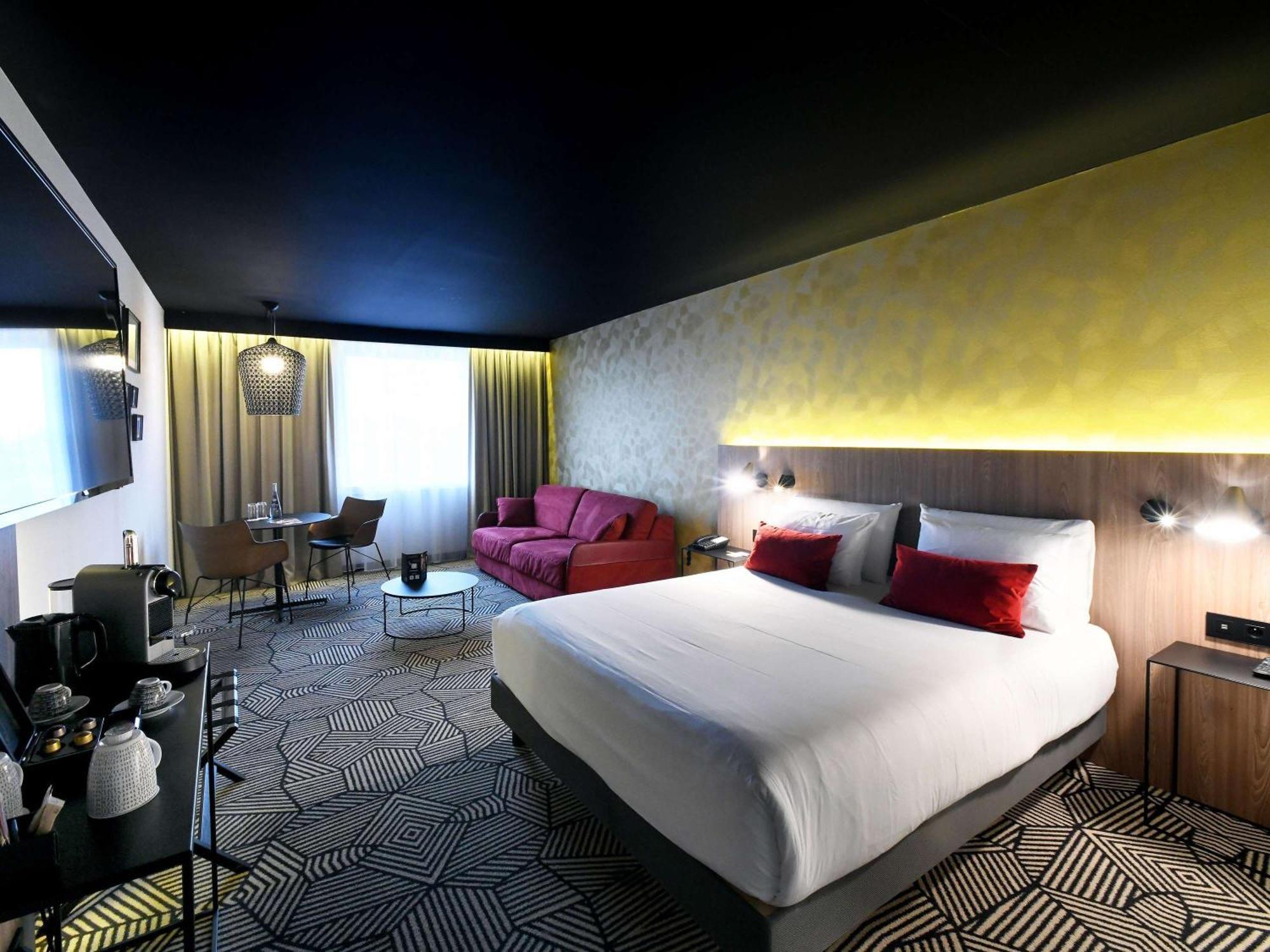 Mercure Centre Gare Hotel 4*