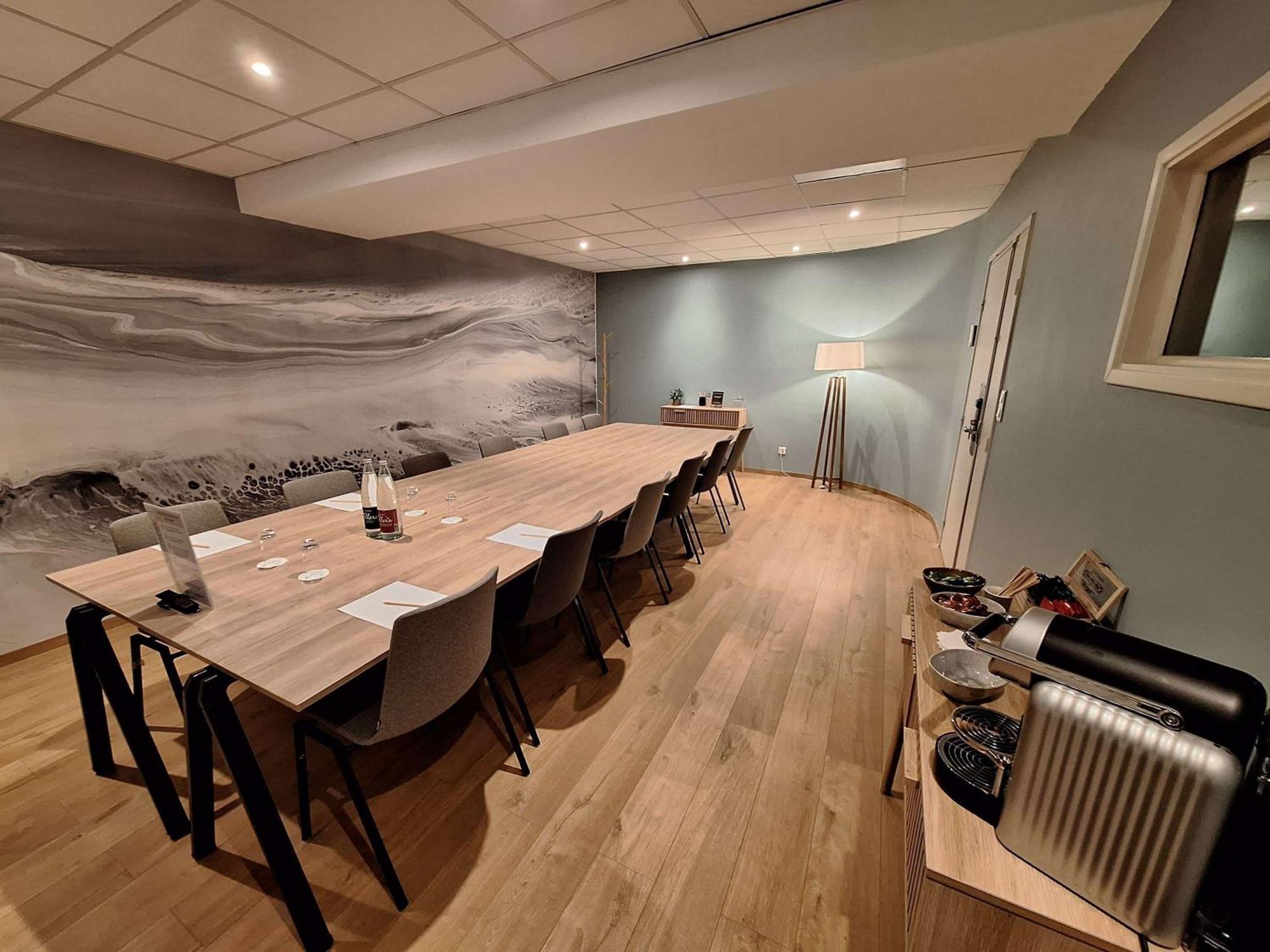 Mercure Centre Gare Hotel 4*